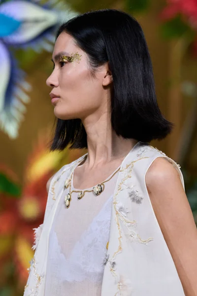 Look 54